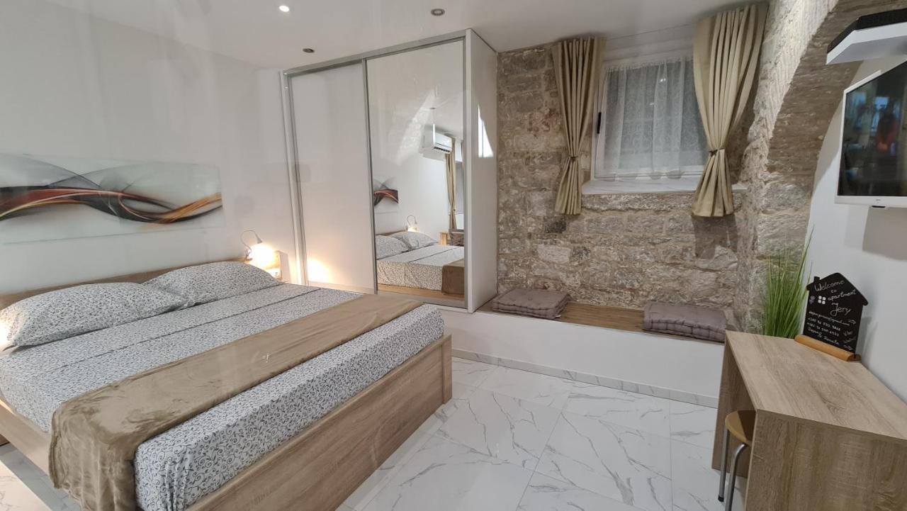 Ferienwohnung Tales Of Split - 100 Meters From The Seafront Exterior foto