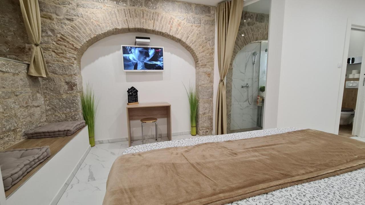 Ferienwohnung Tales Of Split - 100 Meters From The Seafront Exterior foto